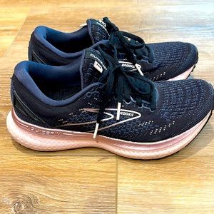 Brooks Glycerin athletic shoe